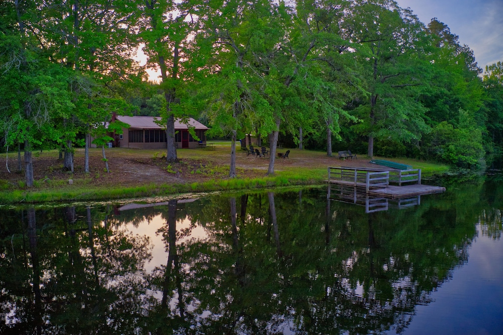 Secluded Cabin Retreat with Hot Tub, & Pond for Fisherman or Family Get Away