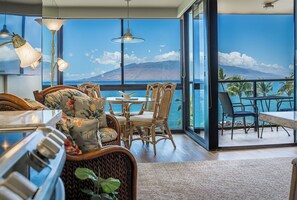 Smart TV, DVD player, books, stereo