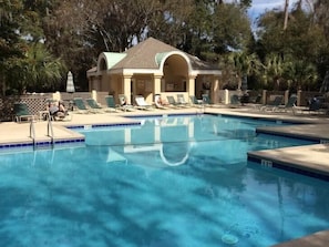 Pool - PANORAMIC GOLF LAGOON VIEW,WALK TO BEACH, BEACH LOCKER,FROM OWNER,NO HIDDEN FEES (Hilton Head Island)