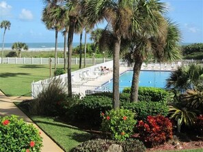 A heated pool - Tropical Paradise, Ocean View W/ Beach Access, Pool, Tennis (Cocoa Beach)