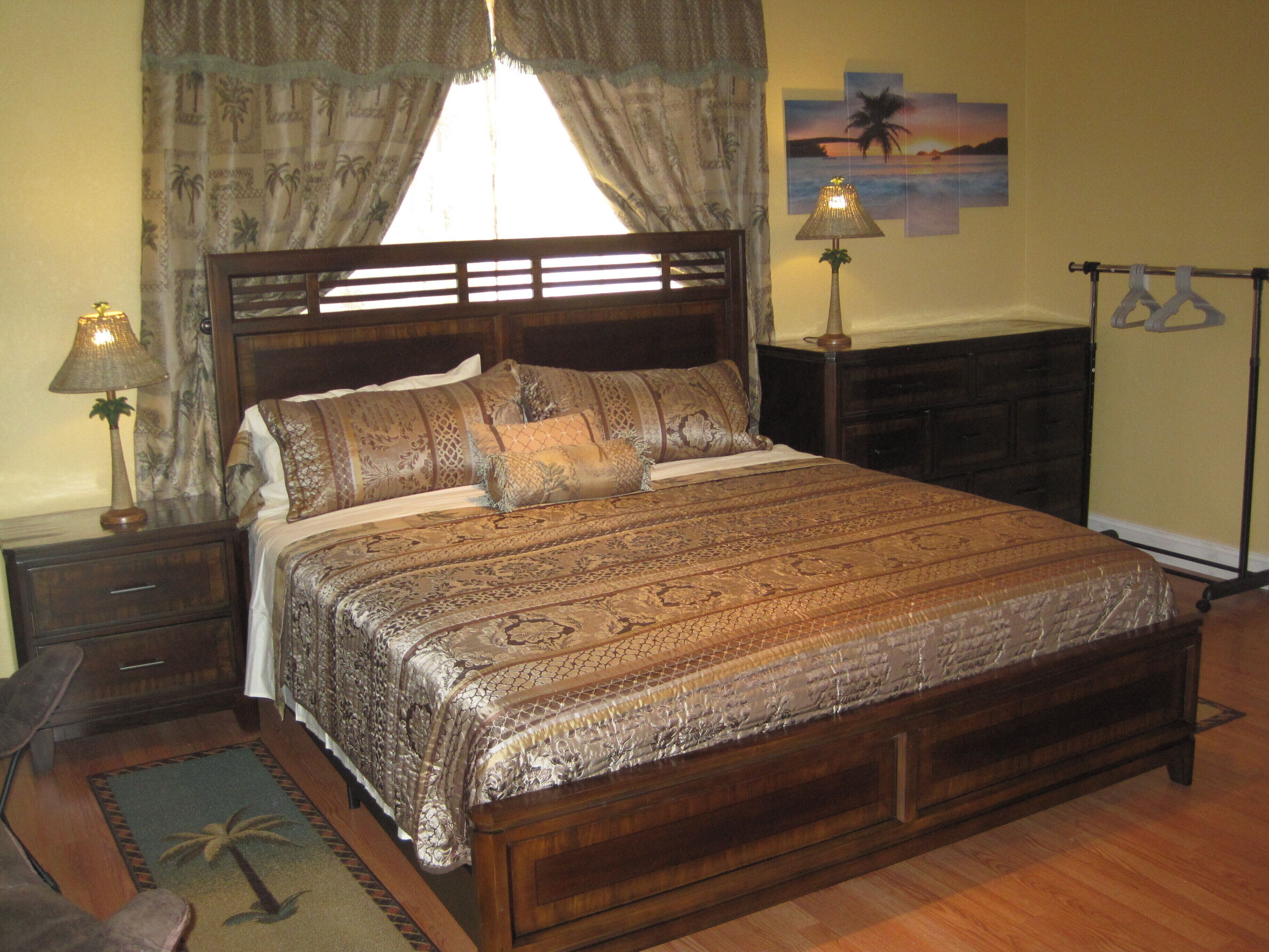 Grand Château 2-bedroom unit. Pool access