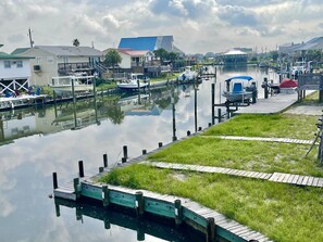 Marina - Private Boat Ramp - Free use of Kayaks - Crab - Fish, all at your front door. (Dauphin Island)