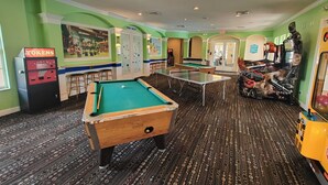 A pool table in a room with green walls, a pool table, and a dartboard. - 
Orlando Dreams Come True – Private Splash Pool, 3 En-Suite BRs, Near Disney (Kissimmee)