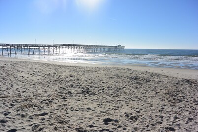 Nail'D It: Second row with unobstructed Ocean View! Family and Pet friendly!! 