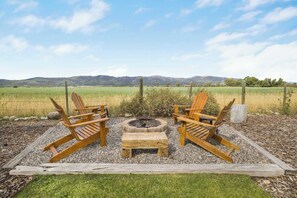 Property grounds - Teton Homestead: Rivendell Mtn House (Ski + Parks) (Victor)