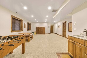 Games room - Rivendell – Launchpad for National Parks & Skiing (Victor)