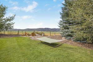 Property grounds - Rivendell – Launchpad for National Parks & Skiing (Victor)