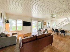 TV - Spacious water front property located on Big Green Lake (Green Lake)