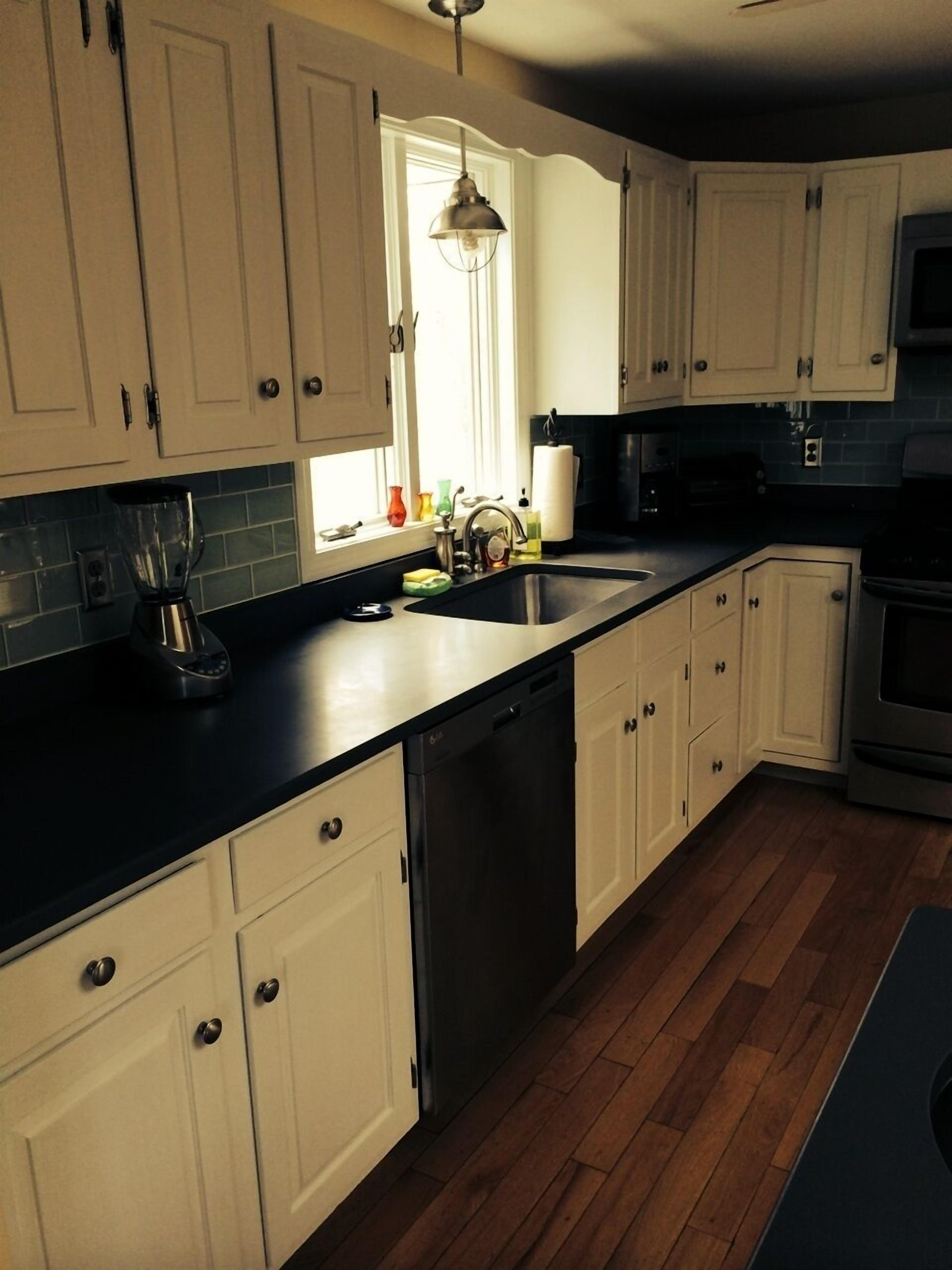 Riverfront 4BR Vacation Home, Short Drive To Beaches & Shopping On Main Street