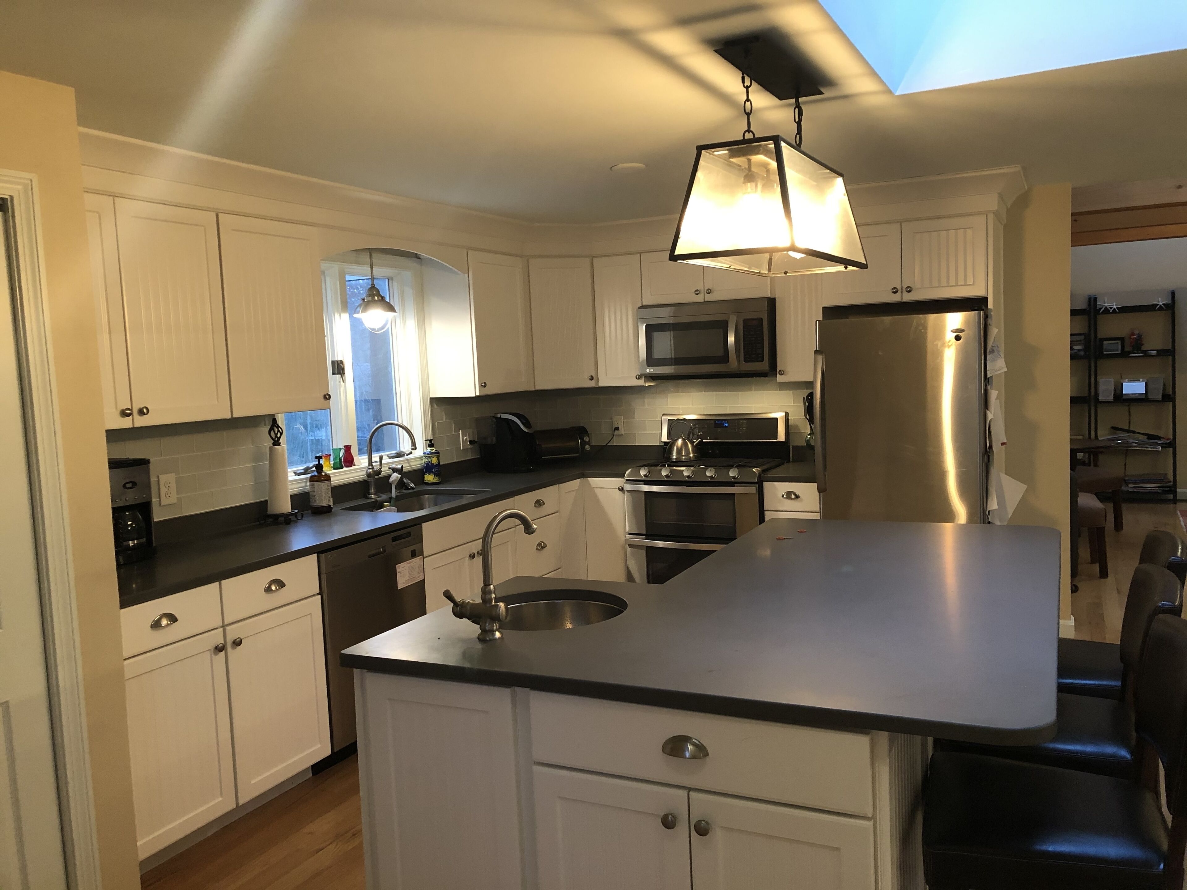 Riverfront 4BR Vacation Home, Short Drive To Beaches & Shopping On Main Street