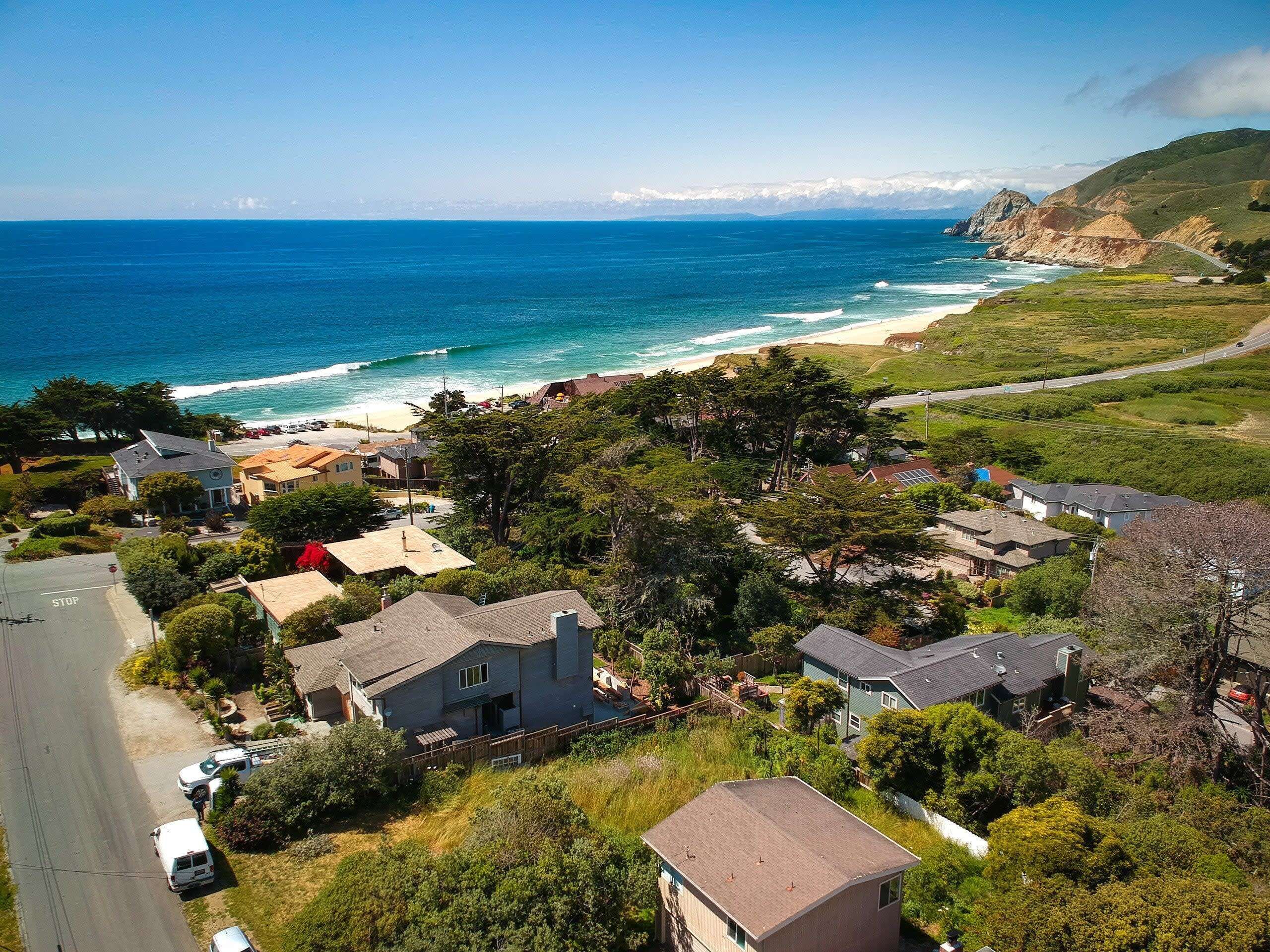 Stunning Oceanview Coastal Home – Beach, Trails, Family Activities