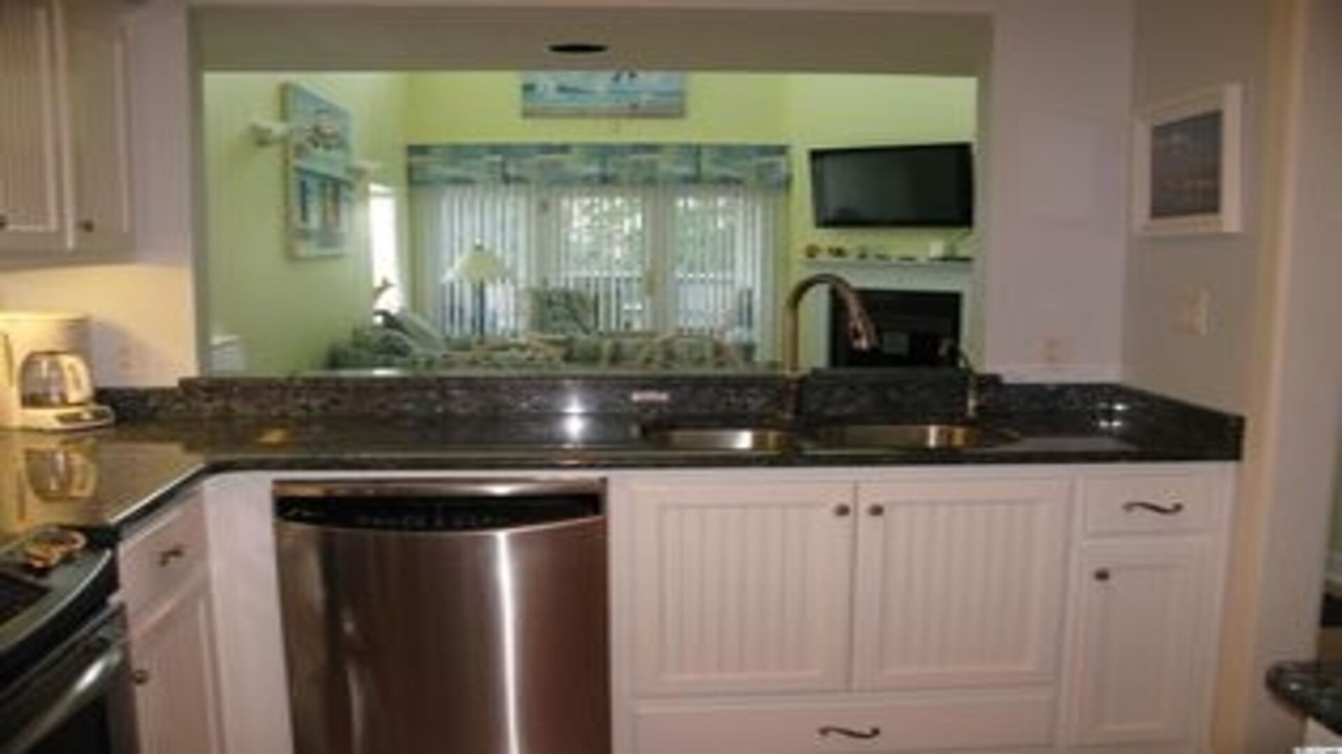 4 Bedroom, 3 bath Oceanview Villa - Gated Community