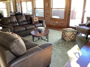 Smart-TV, peis, videospill og DVD-spiller