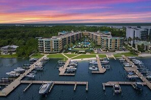 Marina - Phoenix On The Bay Million Dollar View W/ Boat Slip (Orange Beach)