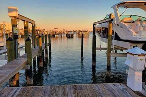 Marina - Phoenix On The Bay Million Dollar View W/ Boat Slip (Orange Beach)
