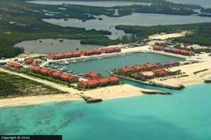 Sun loungers - Oceanfront Condo (Bimini)