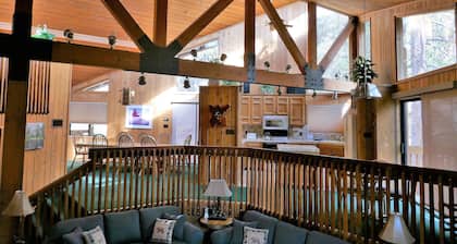 NO PARK RESERVATIONS NEEDED! INSIDE YOSEMITE PK FRANK LLOYD WRIGHT INSPIRED HOME