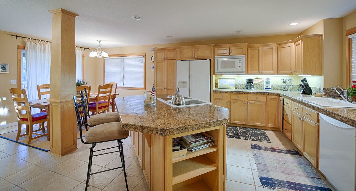 Outstanding New Beach House - Ready to Relax or Play