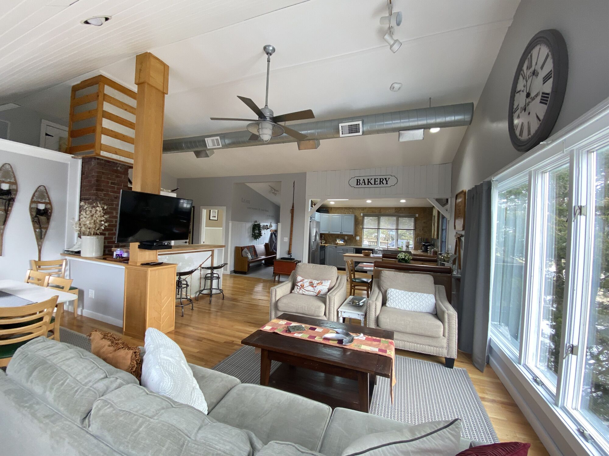 Unique, refined-rustic suite in Stony Creek village.