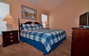 5 bedrooms, iron/ironing board, travel cot, free WiFi - 5 Bedrooms/4 Baths ONLY 3 miles from Disney (Kissimmee)