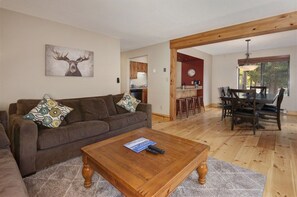 Smart TV, fireplace, DVD player, table football