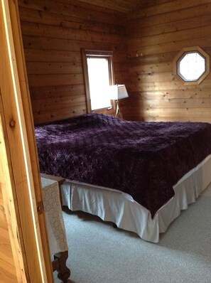 2 室のベッドルーム、アイロン / アイロン台、WiFi (無料)、ベッドシーツ