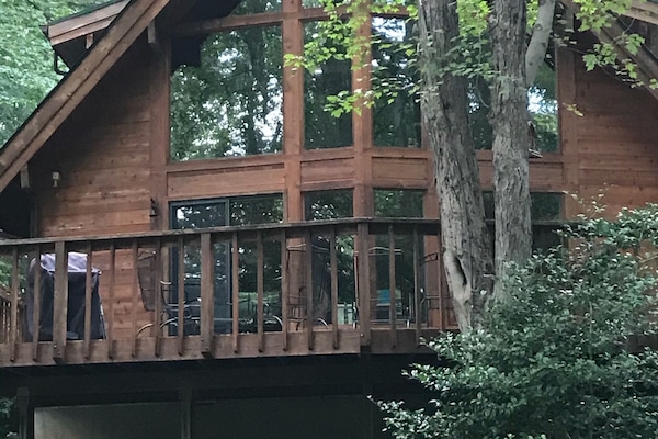 Prow windows facing lake