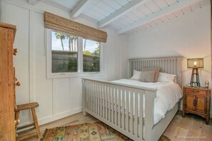 3 bedrooms, iron/ironing board, travel cot, WiFi - Classic Del Mar Beach Living (Del Mar)