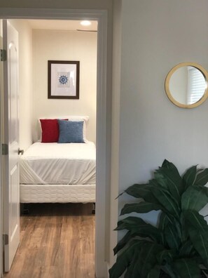2 bedrooms, iron/ironing board, travel cot, free WiFi