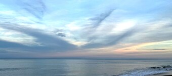 Fantastic Oceanside house -Short walk to the Beach - NEWLY REMODELED