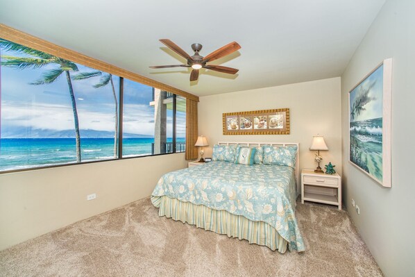 2 bedrooms, iron/ironing board, travel cot, free WiFi - Oceanfront Property - 60 feet from the ocean. Beautiful views, free WiFi  (Lahaina)