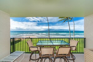 Outdoor dining - Oceanfront Property - 60 feet from the ocean. Beautiful views, free WiFi  (Lahaina)