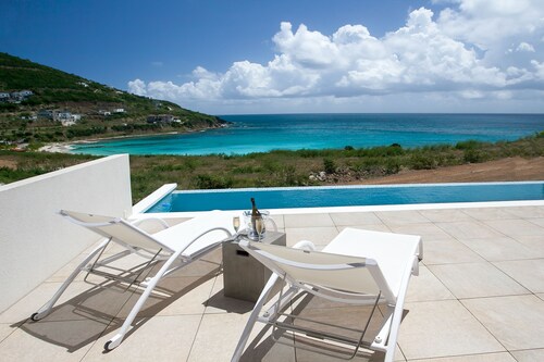 Villa Amaya - Modern, Pristine Villa, Stunning Ocean Views, Private Pool, Beach