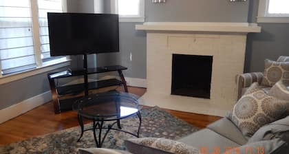 Remontoitu Detroit Condo Suite