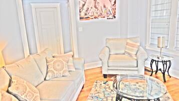 TV connectée, cheminée, lecteur de DVD, espaces bureaux