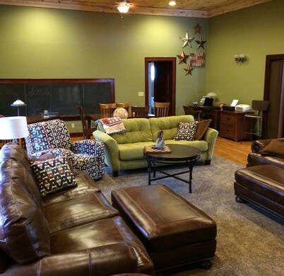 Osage Schoolhouse: Renovated, Sleeps 23, Spacious and Comfortable