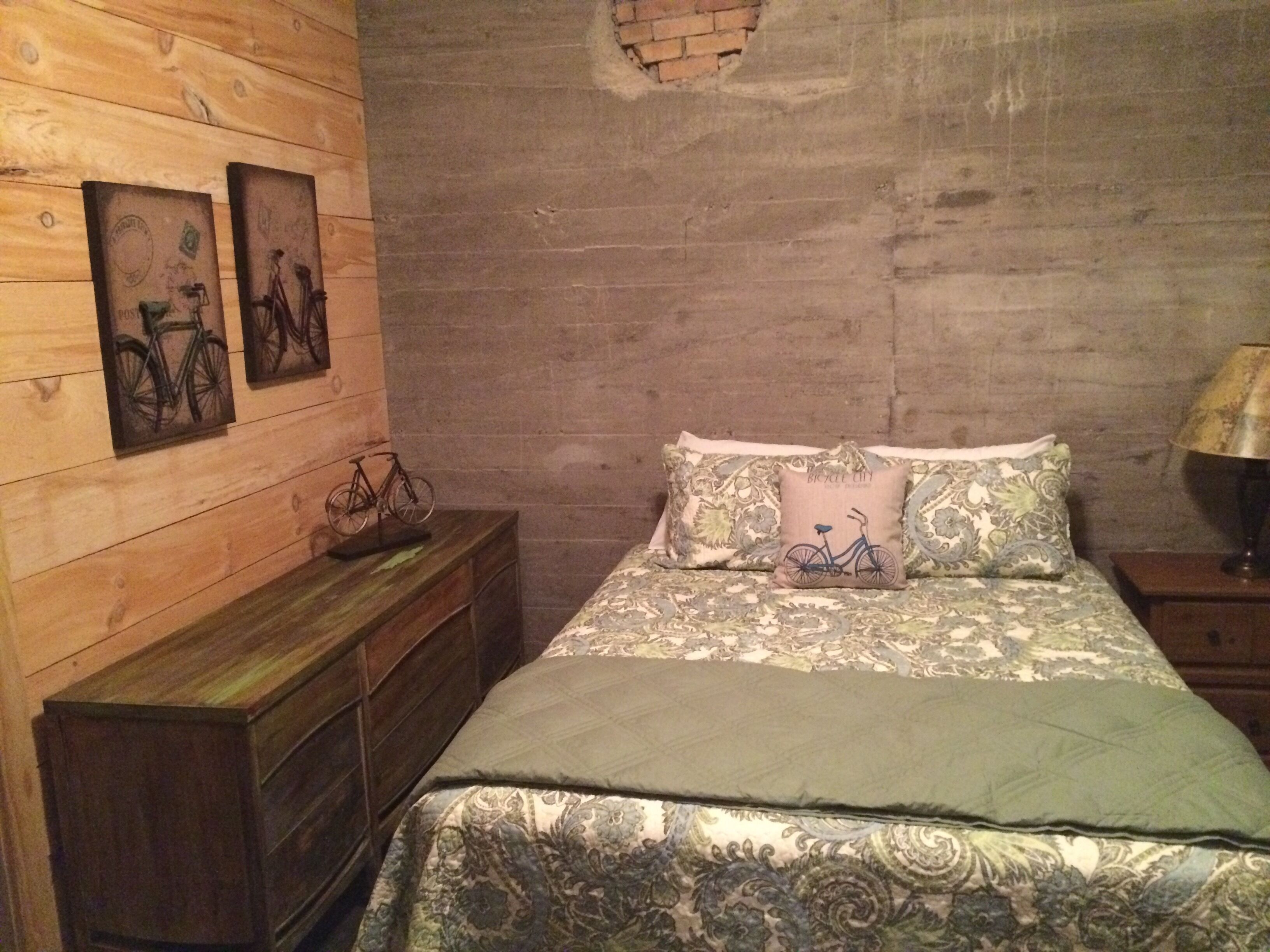 5 makuuhuonetta, työpöytä, silitysrauta/-lauta, Wi-Fi