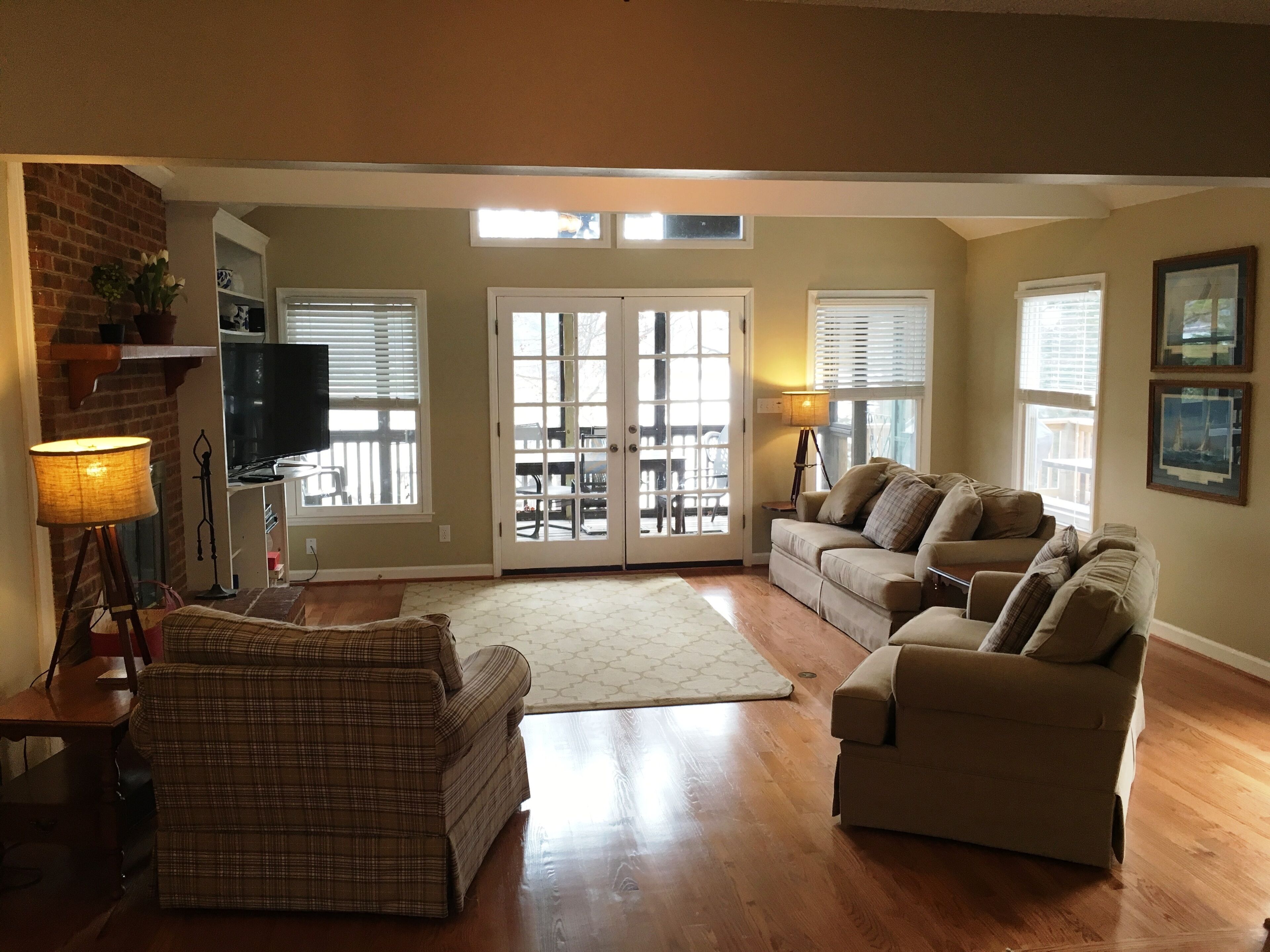 Great Multi-Family Getaway!!  Waterfront - 5 BR's