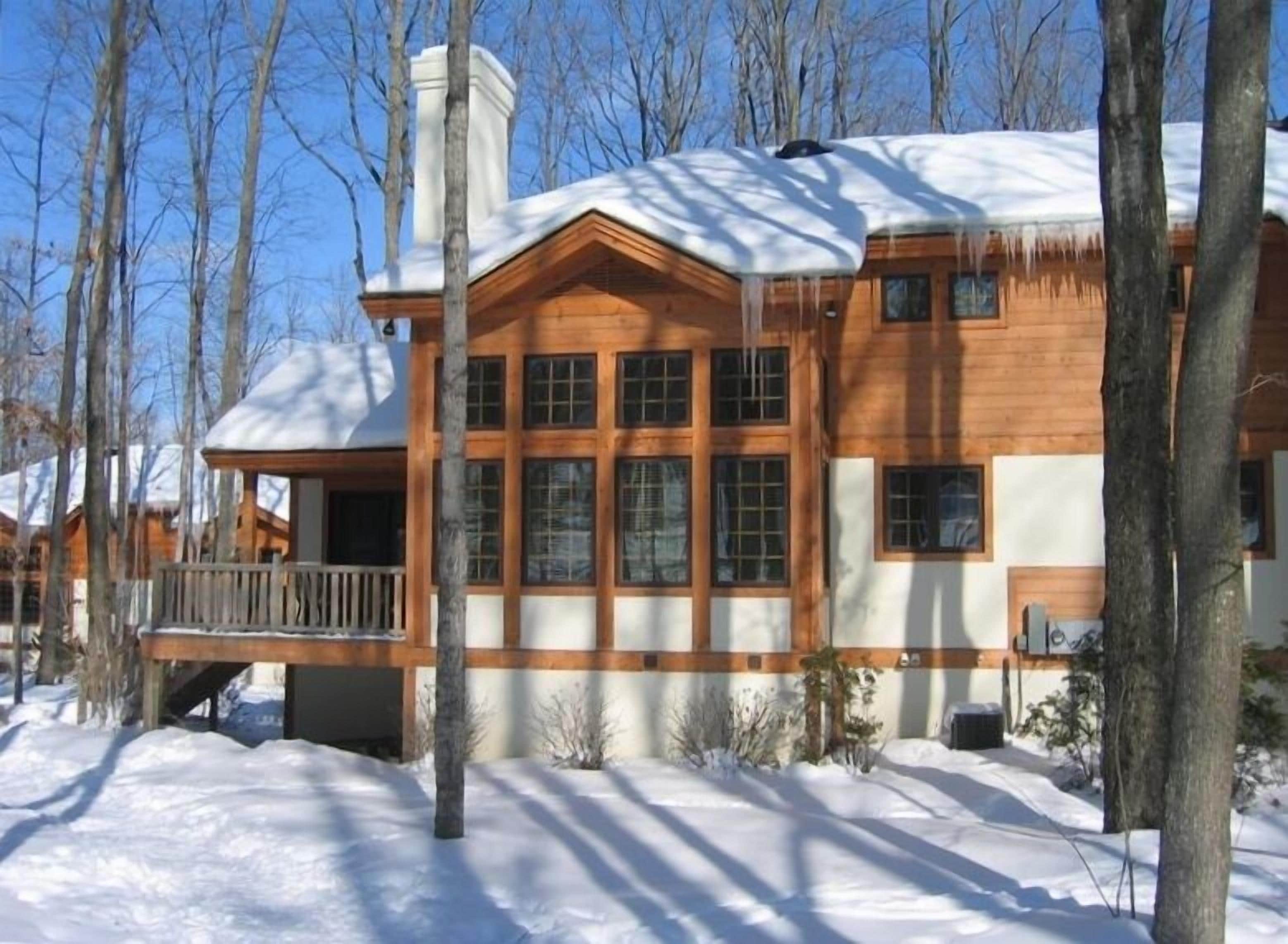 Boyne Mountain Disciples Village Ski-In / Ski-Out Slopeside Condo 
