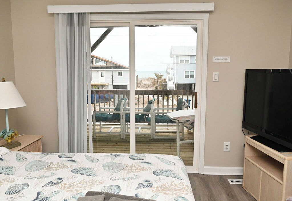 4 bedrooms, WiFi (free), bed sheets