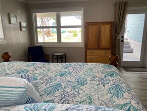 3 bedrooms, travel cot, free WiFi, bed sheets