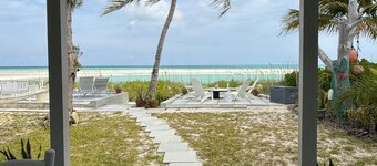 Paradise Beach Cottage- Newly Renovated 3 Bed/3 Bath Cottage On The Beach