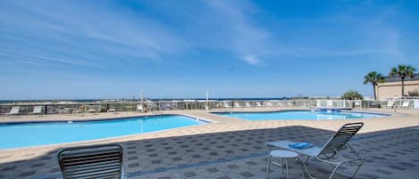 Piscine extérieure, piscine chauffée