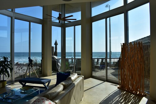 5br + a den, 6.5ba Stunning Oceanfront Home W/ Rooftop Spa & Dual Master Suites