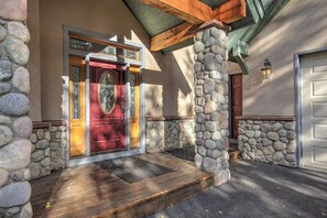 Exterior detail - Massive Views, Affordable Luxury And Only 3 Miles To Main Street And Skiing (Breckenridge)