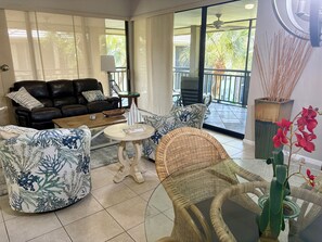 Smart TV, books - LARGE 3RD. FLOOR CORNER UNIT W/GOLF COURSE VIEWS FROM SPACIOUS WRAP AROUND LANAI (Bonita Springs)