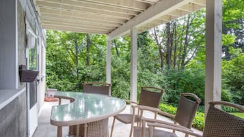 تناول الطعام بالخارج