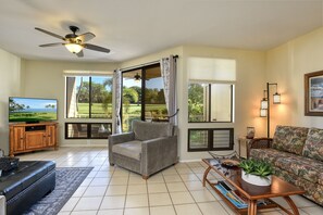 Smart-TV, DVD-Player, Bücher, Videothek