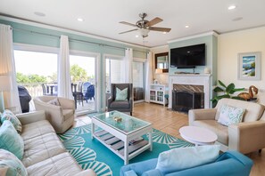 Flat-screen TV, fireplace, foosball, table tennis