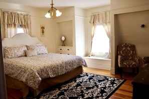 5 bedrooms, in-room safe, desk, iron/ironing board